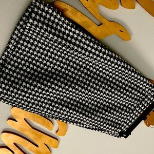 Fashionable winter or spring skirt! Great condition